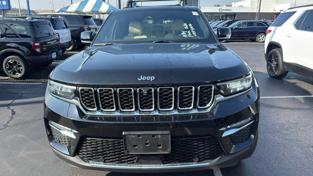 Used 2022 Jeep Grand Cherokee Limited 4xe w/ Luxury Tech Group II AWD/4WD image 3