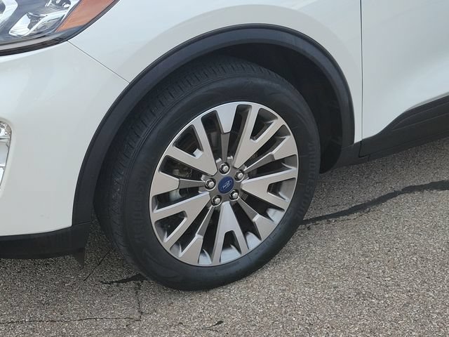 Certified 2022 Ford Escape Titanium w/ Class II Trailer Tow Package AWD/4WD image 9