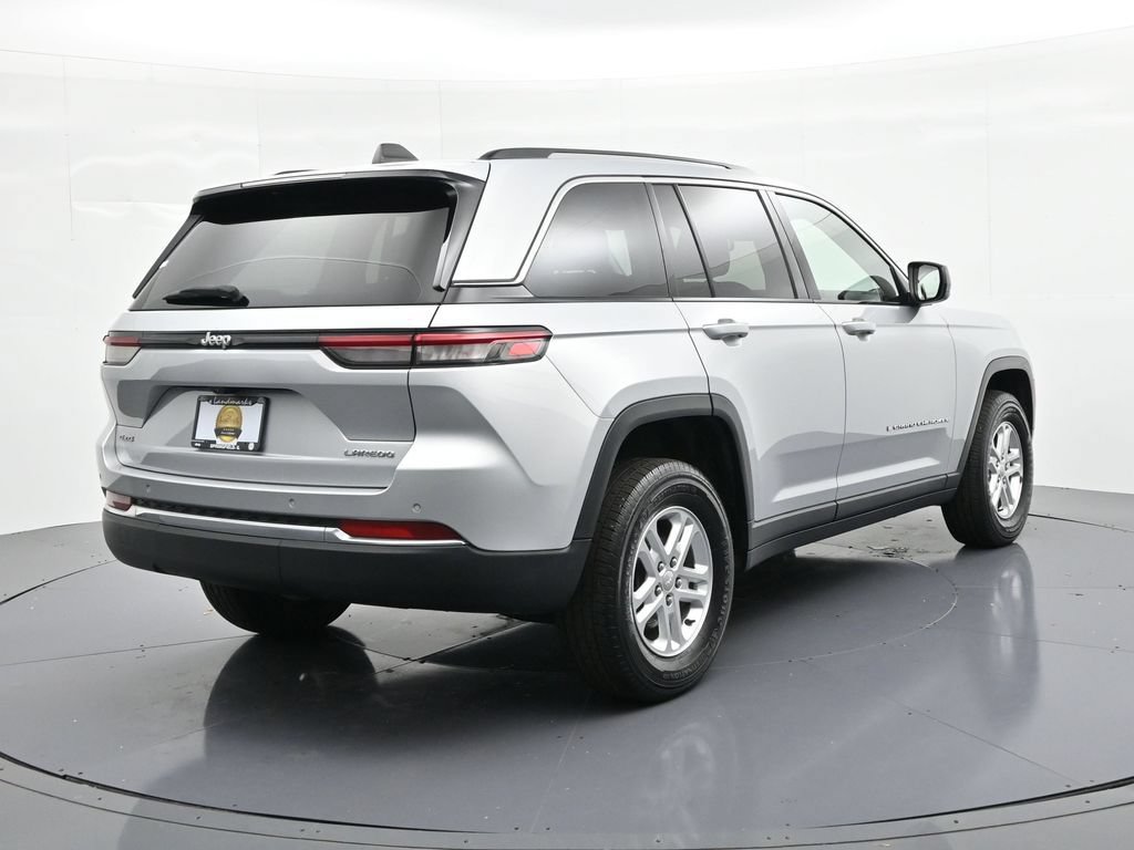 Used 2023 Jeep Grand Cherokee Laredo w/ Luxury Tech Group I AWD/4WD image 6