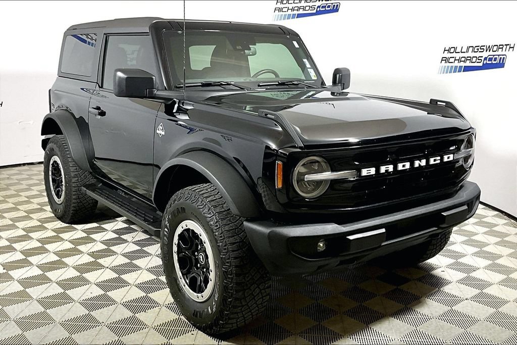 Certified 2022 Ford Bronco Outer Banks w/ Sasquatch Package AWD/4WD image 3