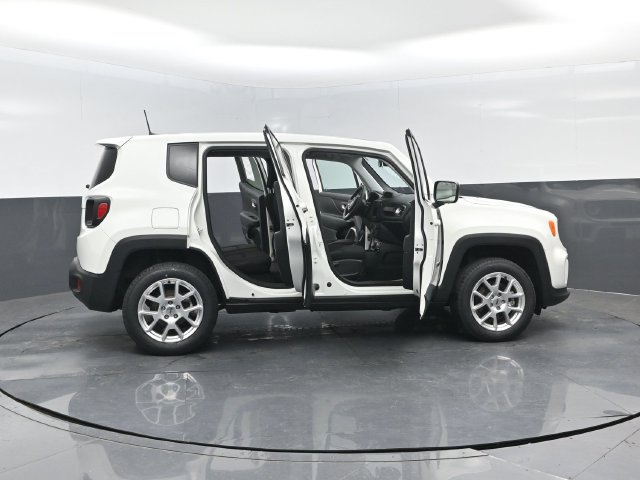Used 2023 Jeep Renegade Latitude AWD/4WD image 27