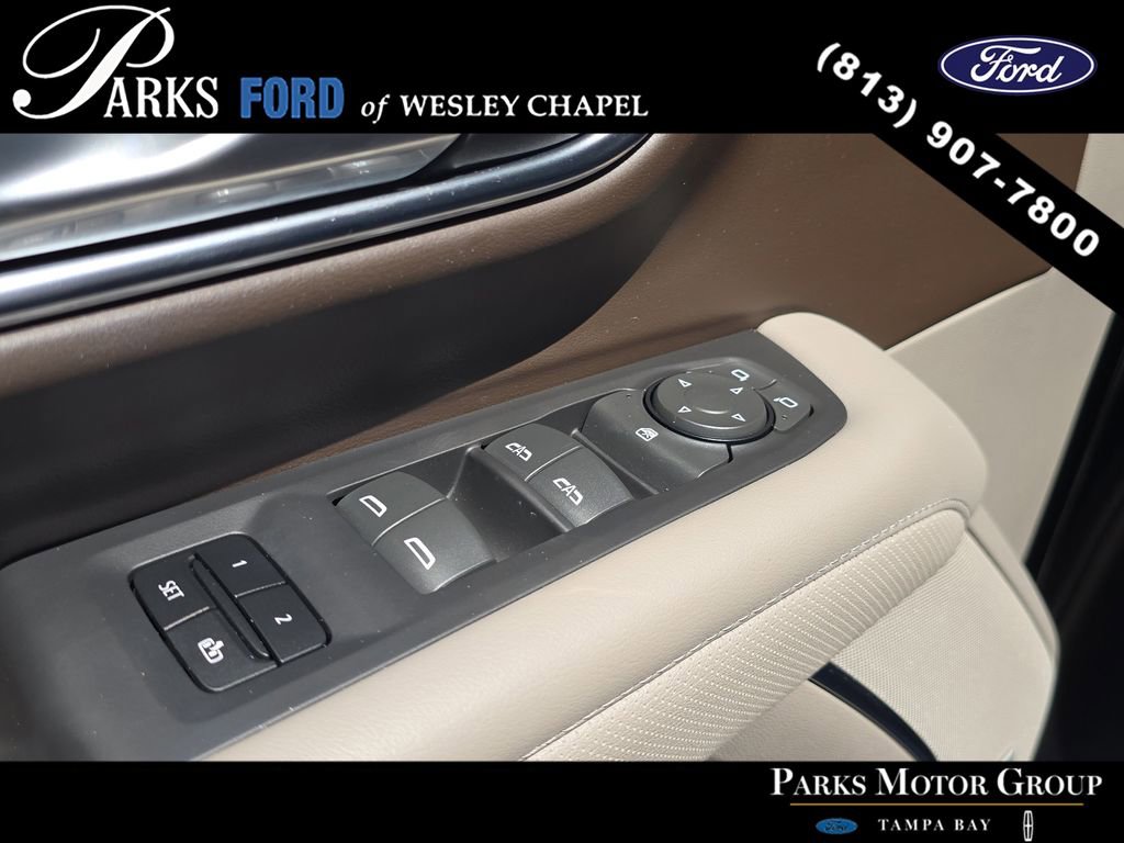 Used 2024 GMC Yukon XL SLT image 18