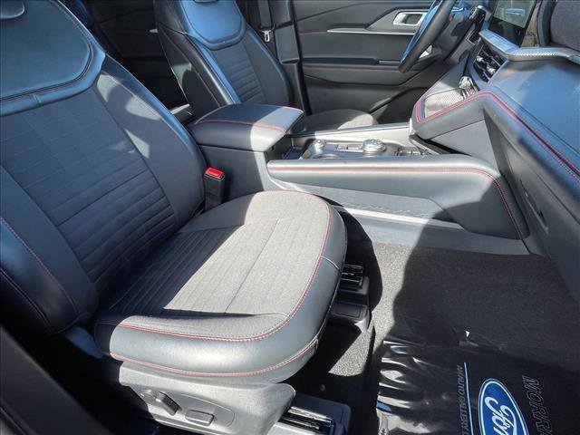 Certified 2025 Ford Explorer ST-Line w/ ST-Line Street Pack image 11