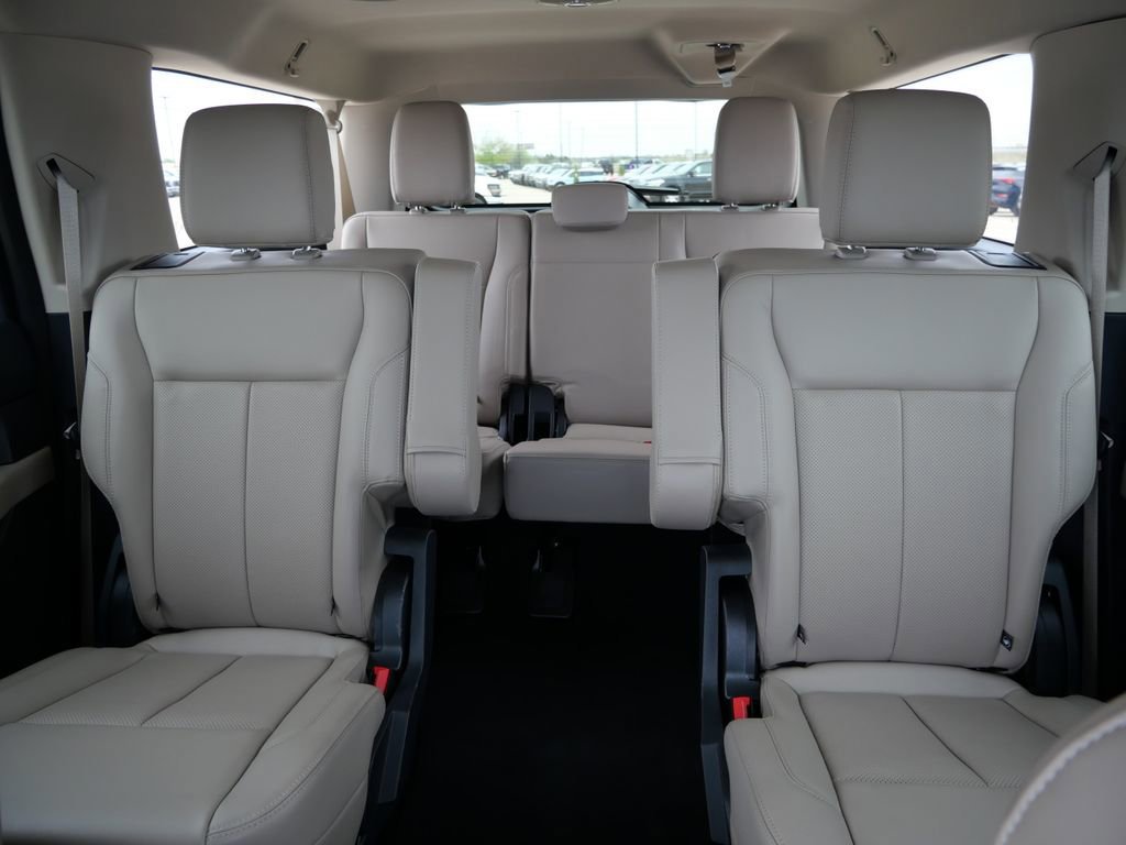 Certified 2024 Ford Expedition Max XLT image 16