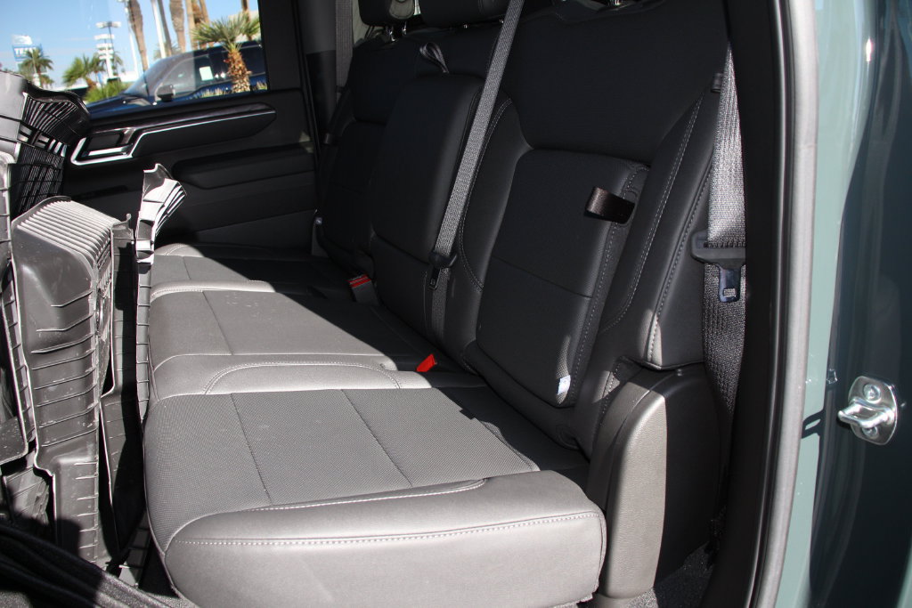 Used 2025 Chevrolet Silverado 2500 LTZ w/ LTZ Premium Package AWD/4WD image 20