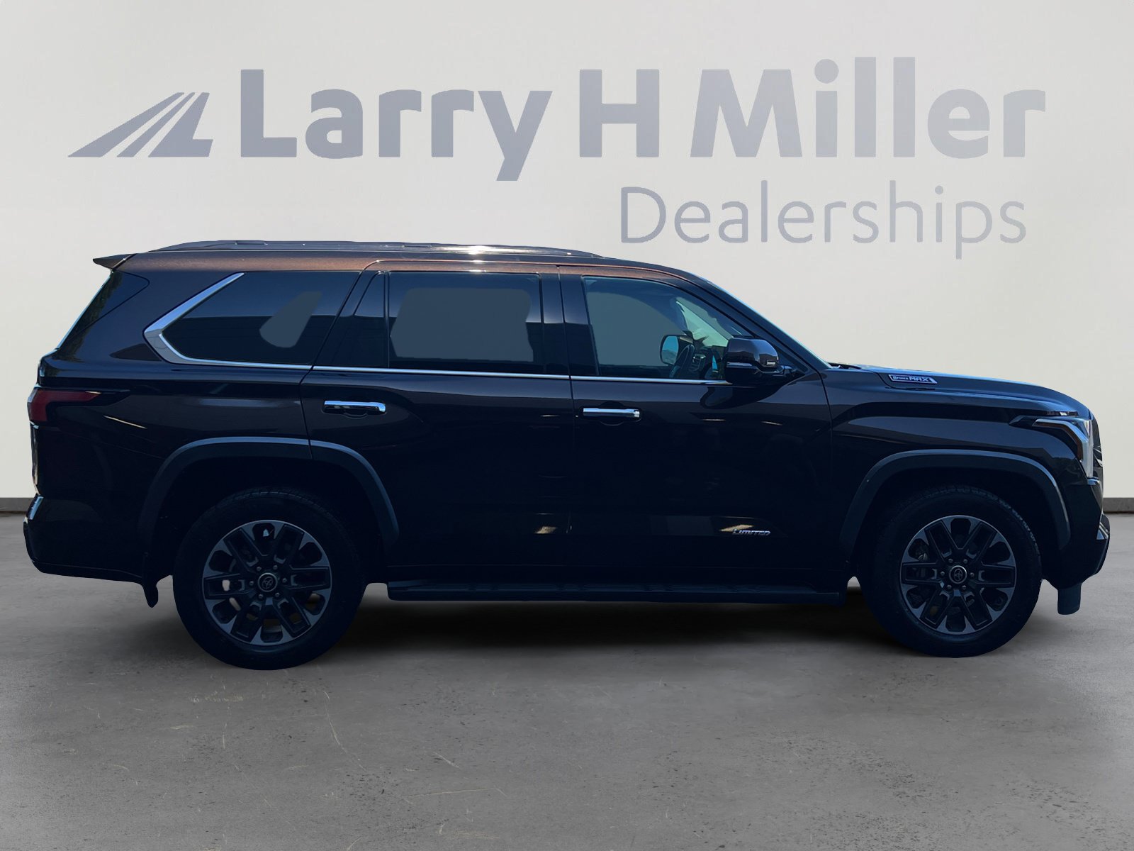 Used 2023 Toyota Sequoia Limited RWD image 6