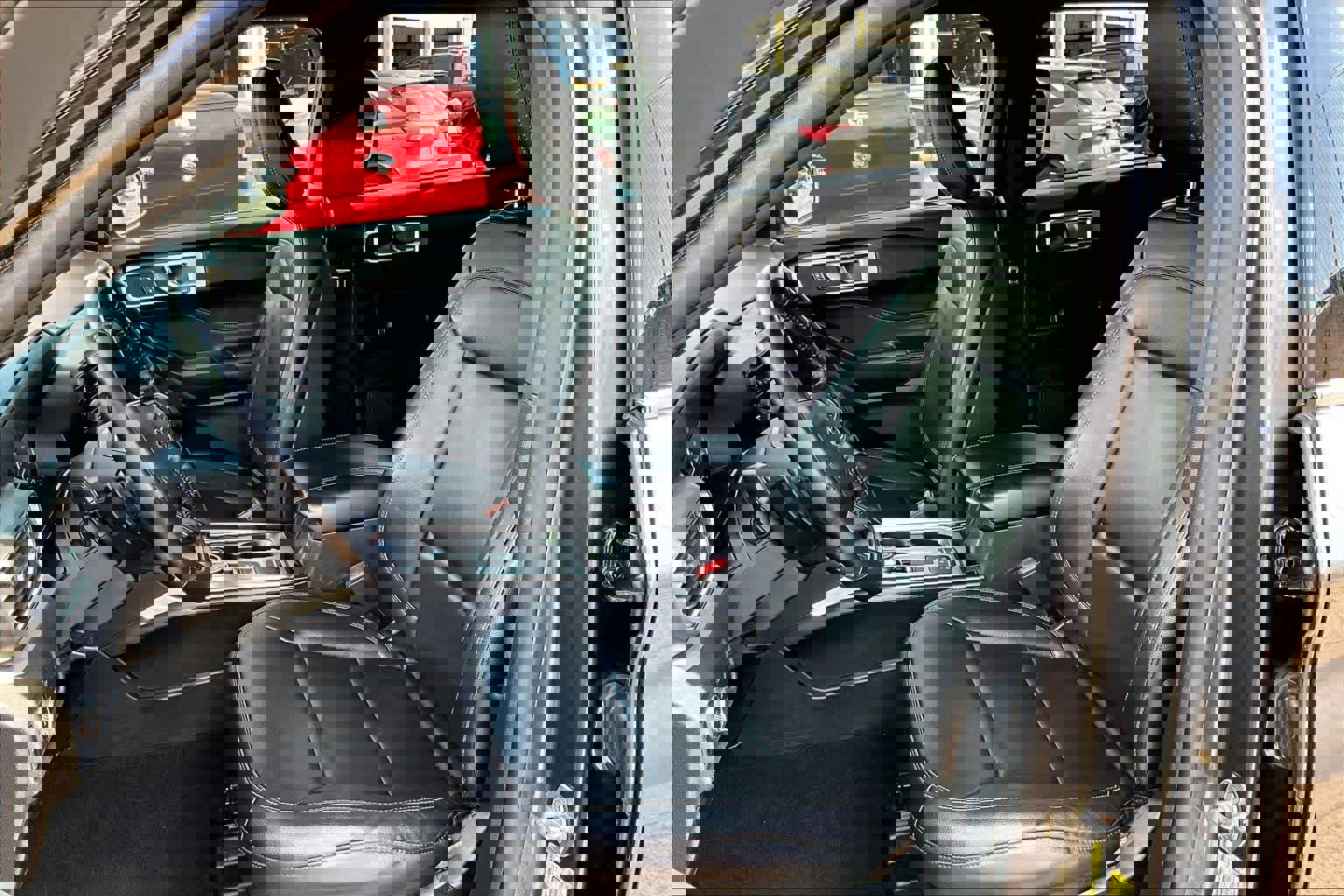 Certified 2020 Ford Explorer XLT w/ Equipment Group 202A RWD image 10