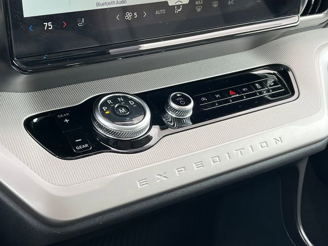 Certified 2025 Ford Expedition Active image 30