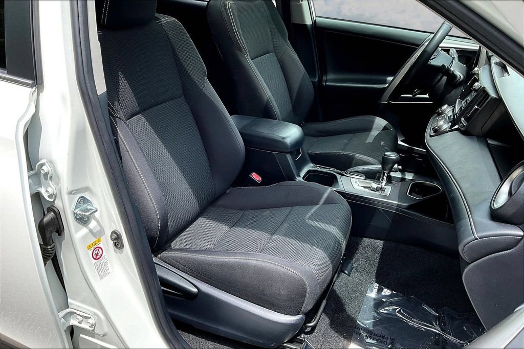 Used 2018 Toyota RAV4 XLE FWD image 31