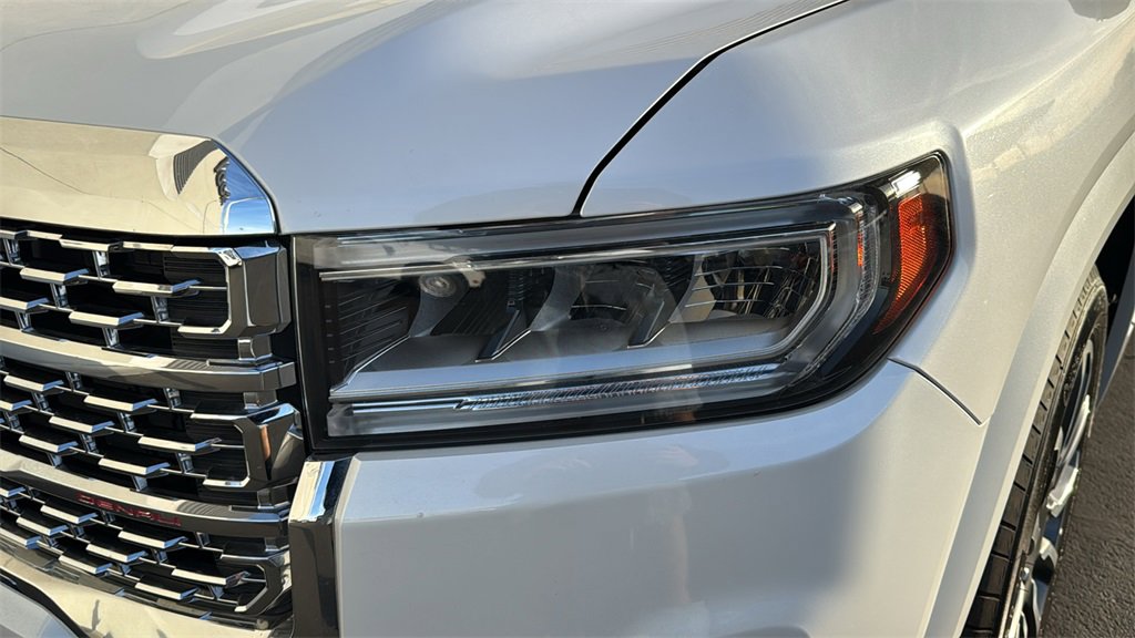 Used 2021 GMC Acadia Denali w/ Denali Technology Package image 6