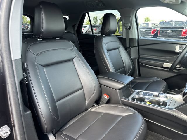 Certified 2023 Ford Explorer XLT w/ Equipment Group 202A AWD/4WD image 15