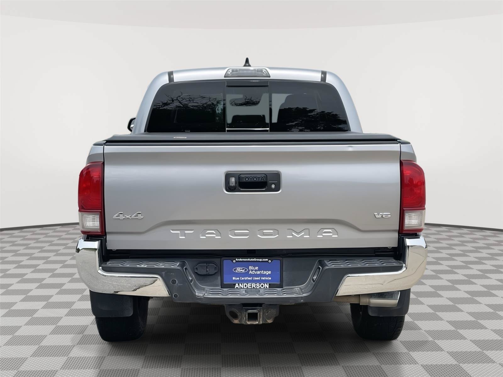 Used 2020 Toyota Tacoma SR5 AWD/4WD image 8