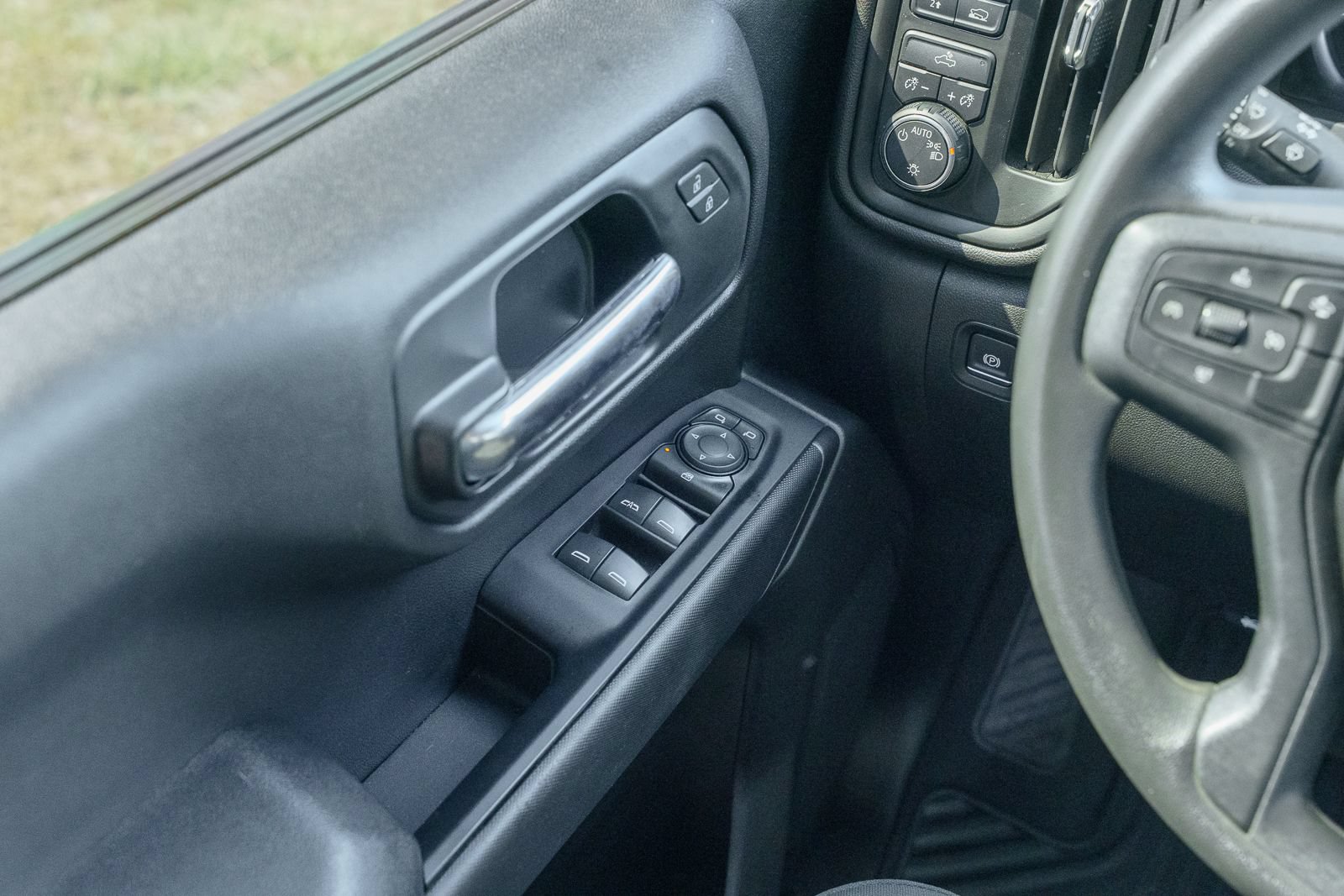 Used 2024 Chevrolet Silverado 1500 Custom AWD/4WD image 27