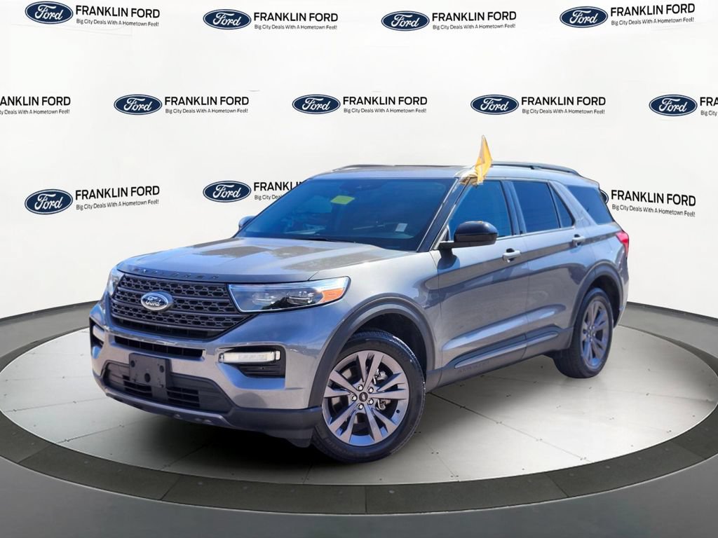 Certified 2022 Ford Explorer XLT w/ Equipment Group 202A AWD/4WD image 1