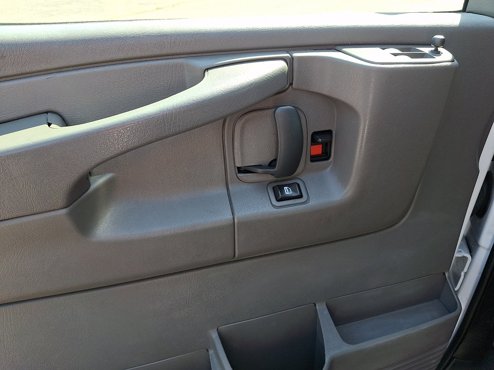 Used 2022 Chevrolet Express 2500 w/ Driver Convenience Package RWD image 14