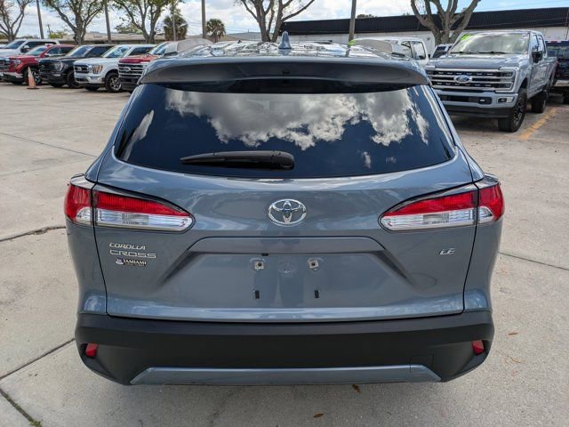 Used 2023 Toyota Corolla Cross LE w/ Moonroof Package image 3