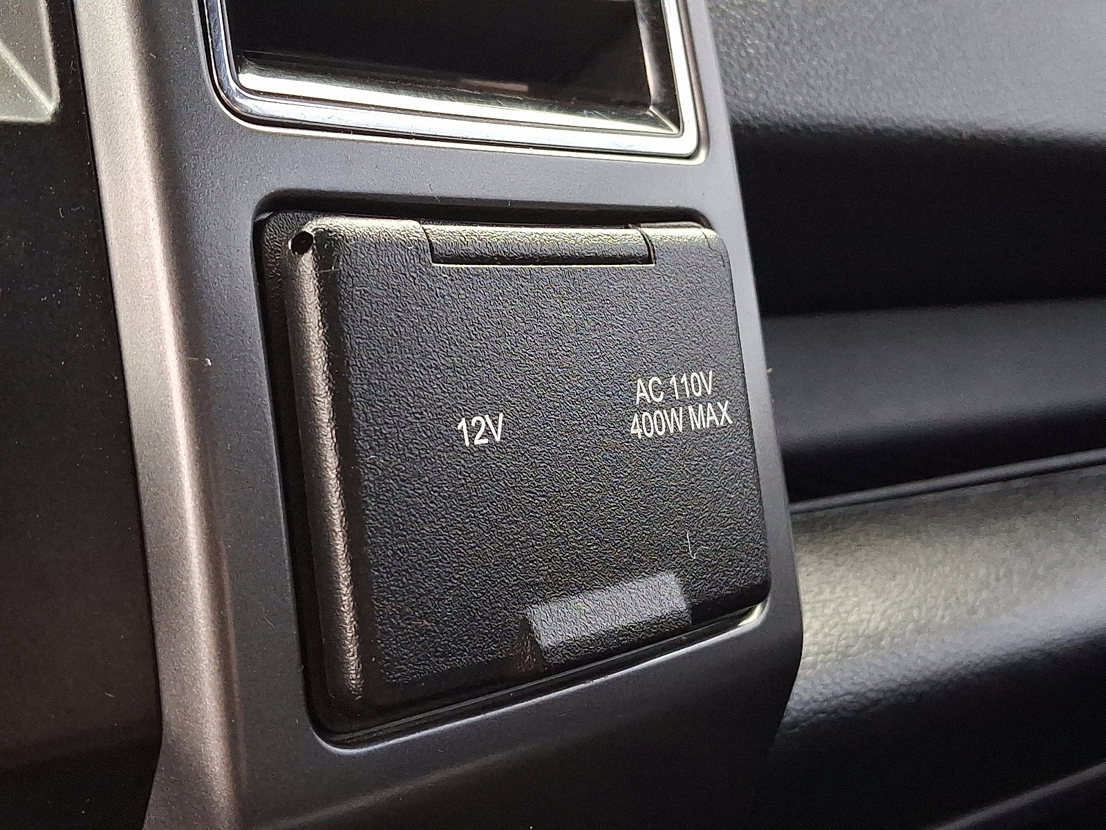 Certified 2019 Ford F150 XLT w/ Equipment Group 302A Luxury image 34