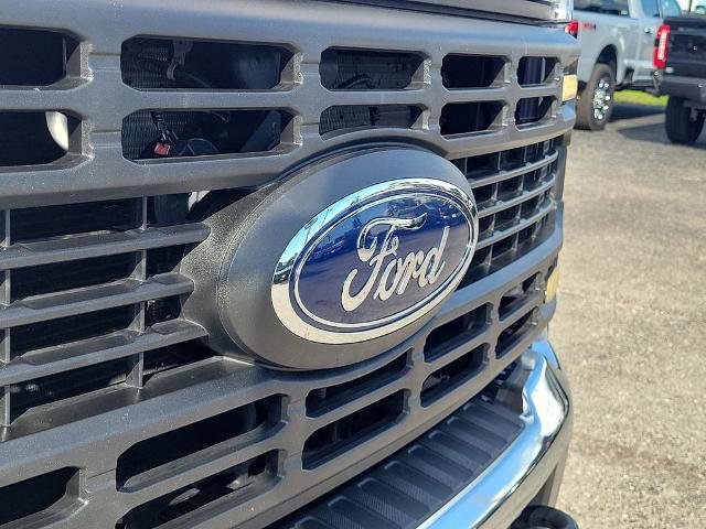 Certified 2024 Ford F250 XL w/ XL Chrome Package AWD/4WD image 8