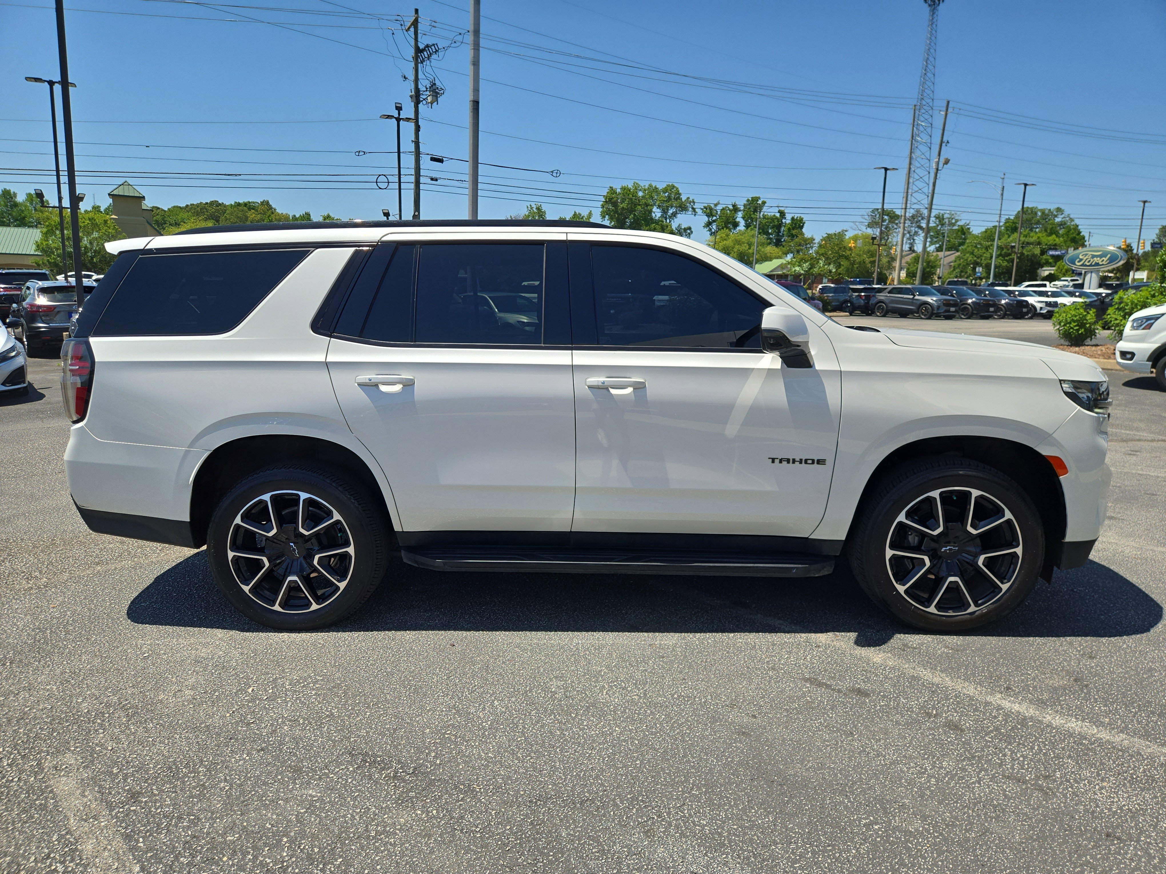 Used 2024 Chevrolet Tahoe RST w/ Luxury Package RWD image 7