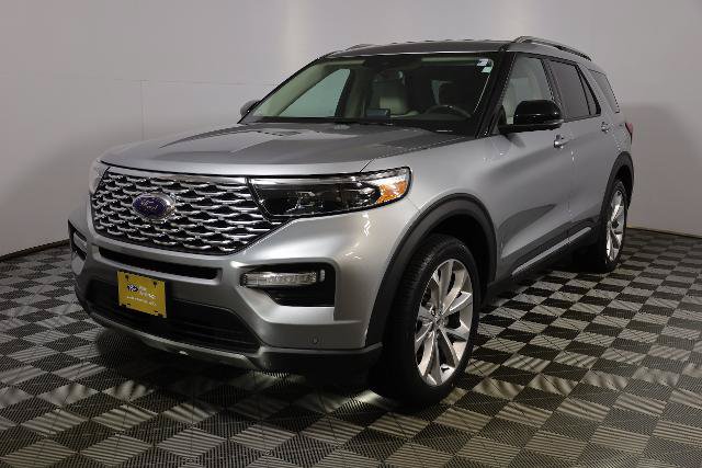 Certified 2023 Ford Explorer Platinum w/ Premium Technology Package AWD/4WD image 3