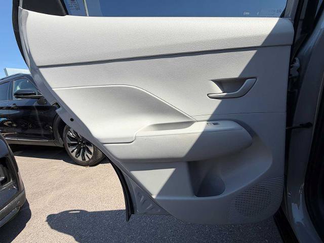 Used 2025 Hyundai Kona SEL image 26
