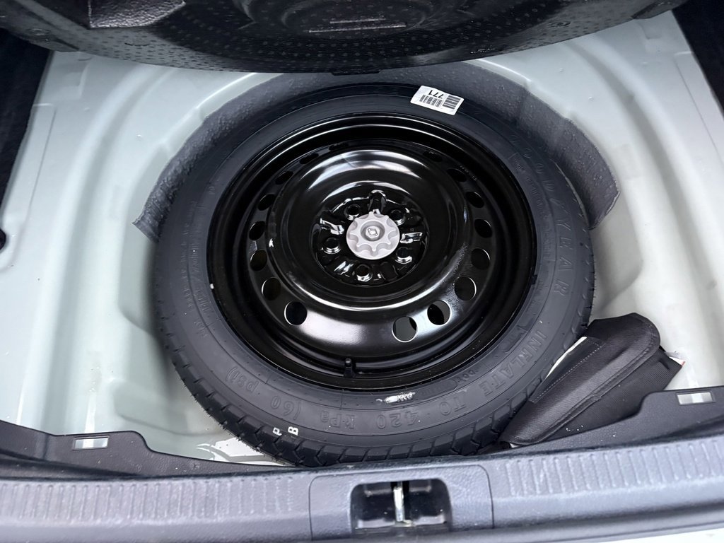 Used 2024 Toyota Camry LE image 10