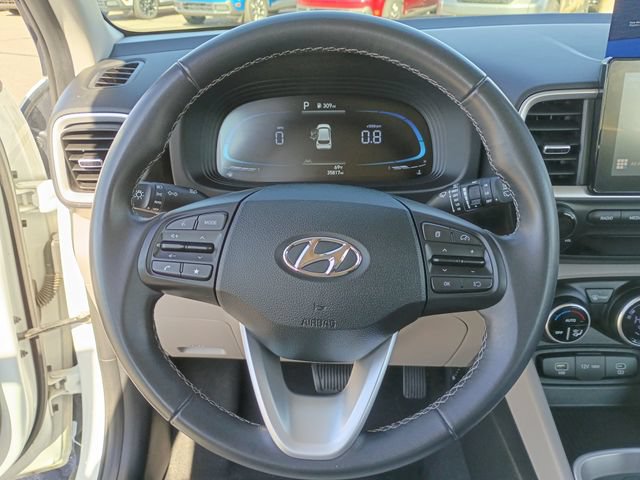 Used 2025 Hyundai Venue SEL FWD image 14