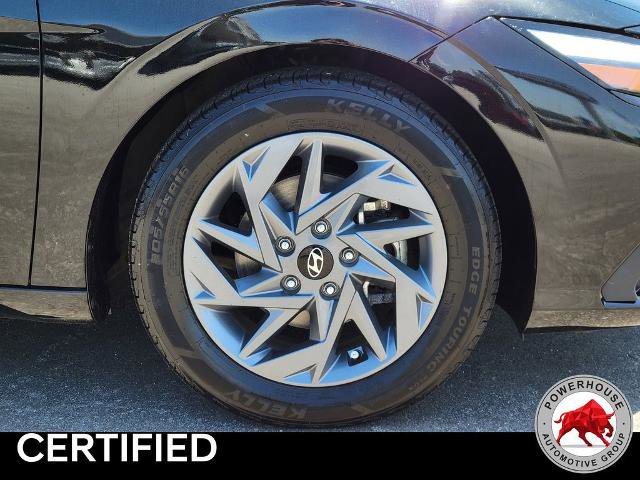 Used 2024 Hyundai Elantra SEL image 12