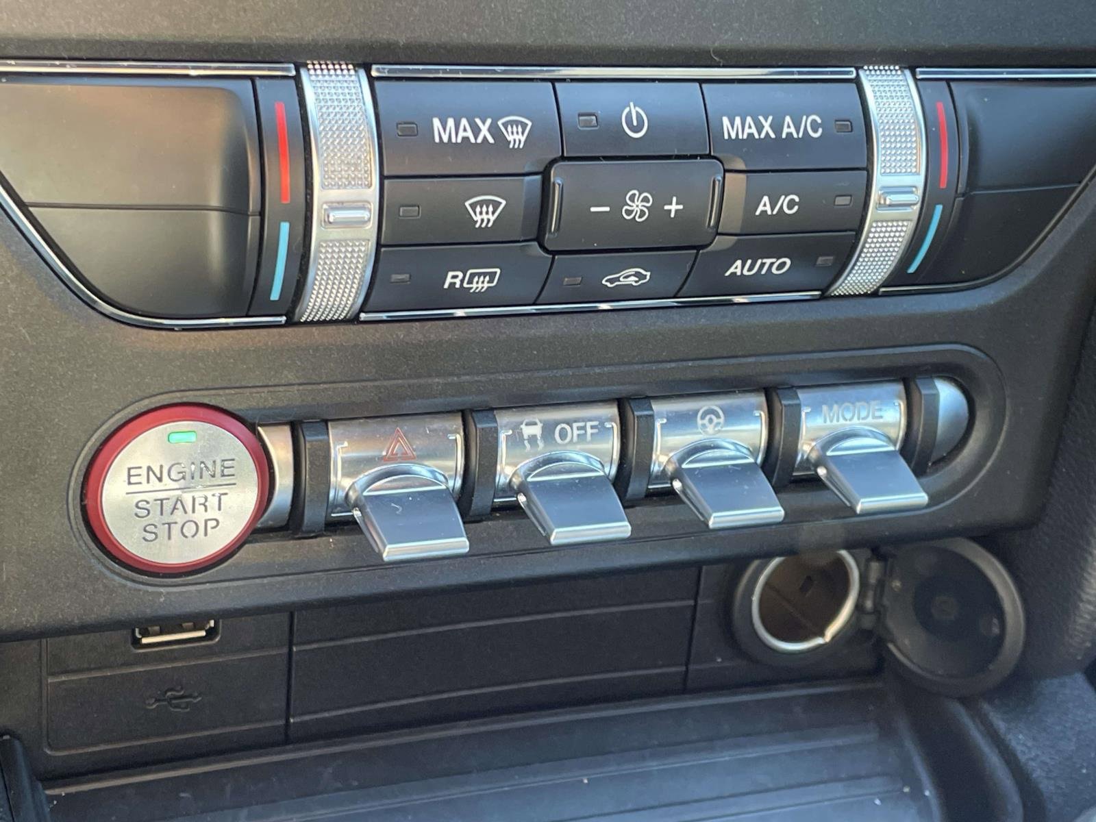 Certified 2019 Ford Mustang GT w/ Equipment Group 301A image 19