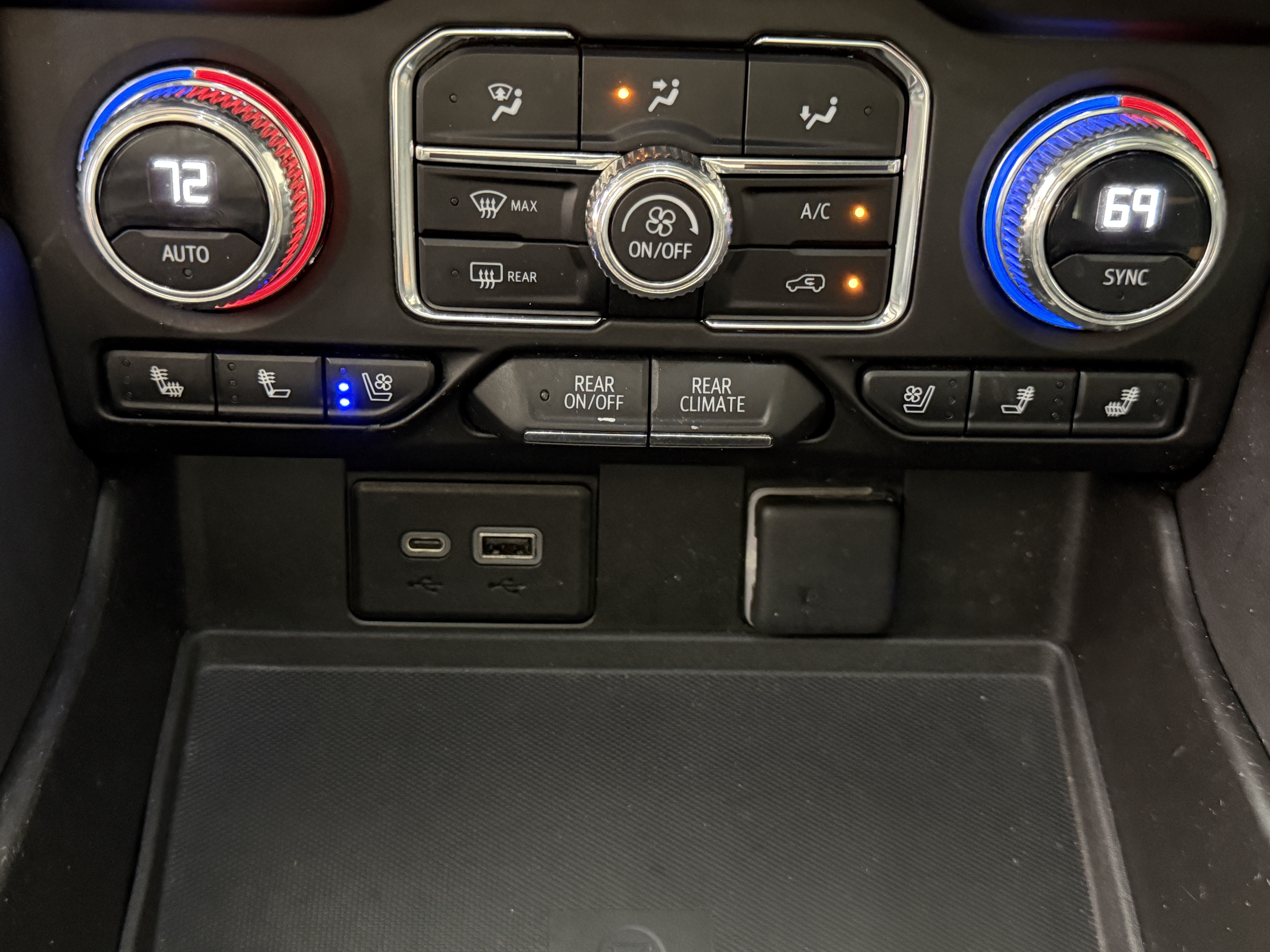 Used 2023 GMC Yukon AT4 w/ AT4 Premium Package AWD/4WD image 25