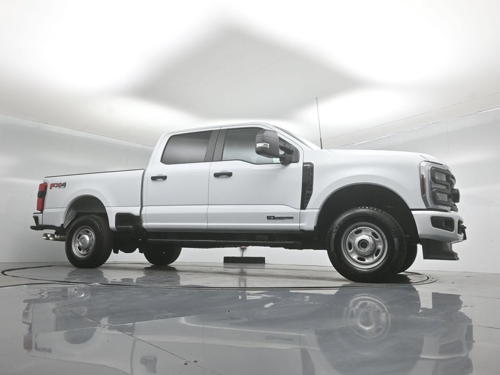 Certified 2025 Ford F250 XL w/ STX Appearance Package AWD/4WD image 3