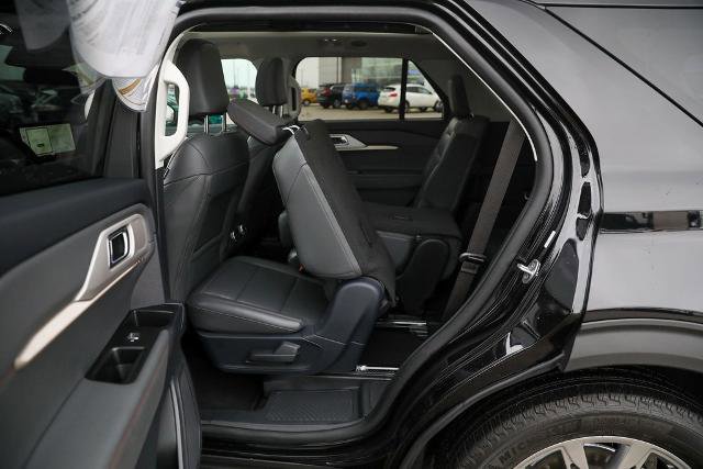 Certified 2025 Ford Explorer Active w/ Active Comfort Package image 37