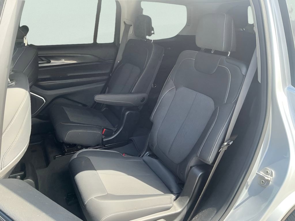 Used 2021 Jeep Grand Cherokee L Laredo w/ Luxury Tech Group I image 16