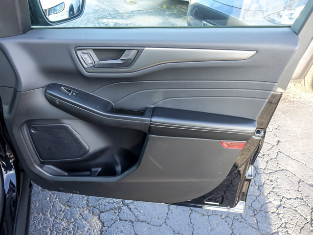 Certified 2023 Ford Escape Active AWD/4WD image 23