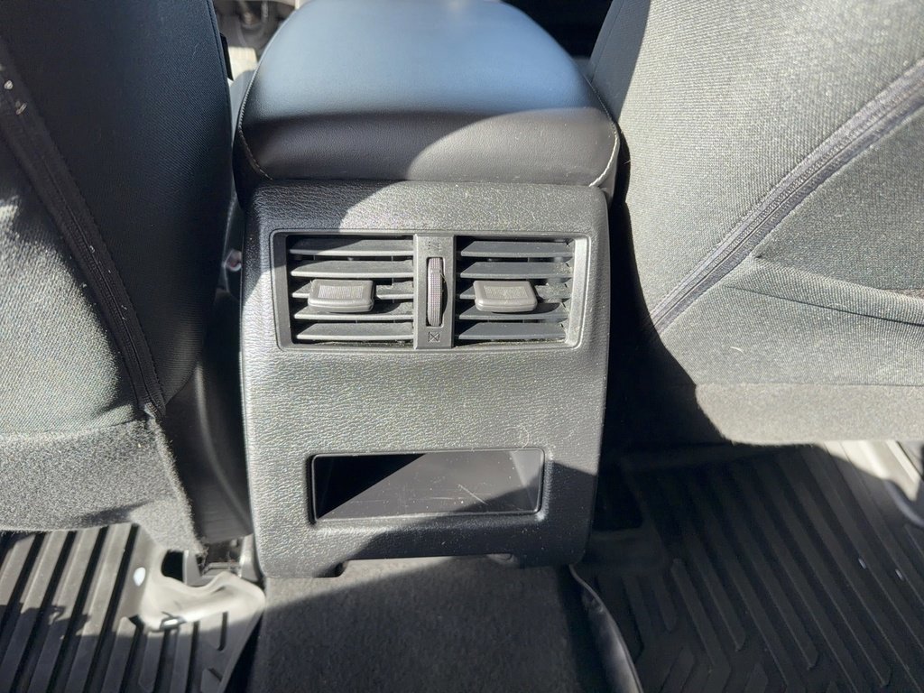 Used 2022 Mitsubishi Outlander ES image 28