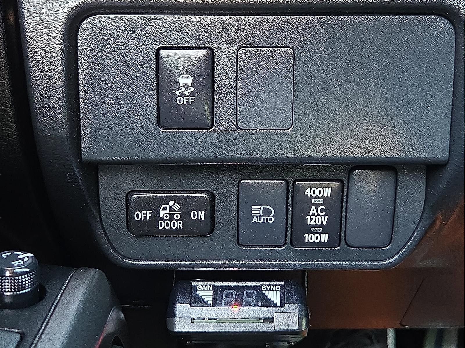 Used 2023 Toyota Tacoma TRD Off-Road w/ Technology Package AWD/4WD image 18