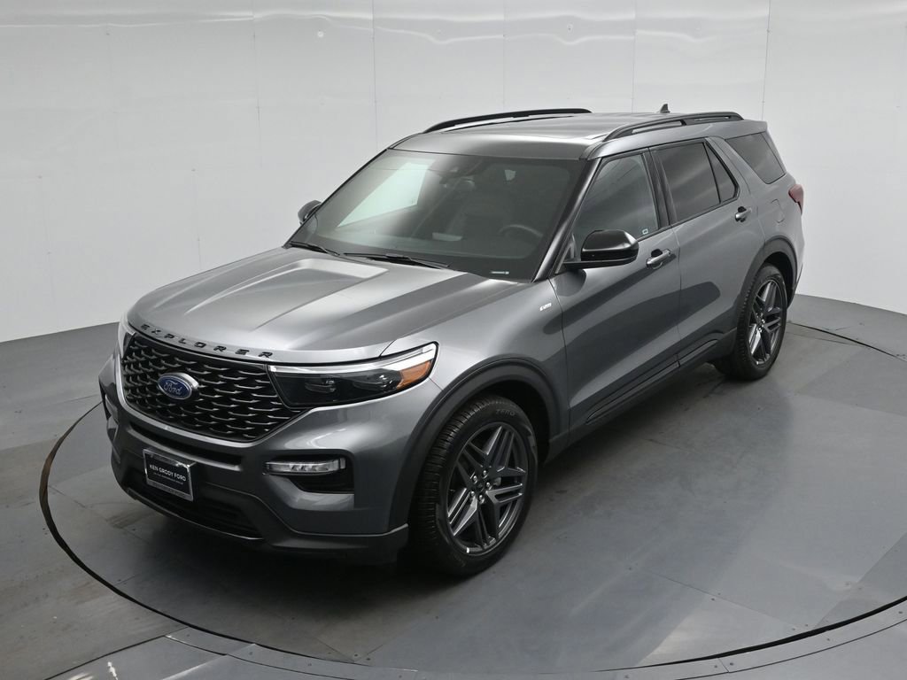 Certified 2024 Ford Explorer ST-Line w/ Class IV Trailer Tow Package RWD image 32