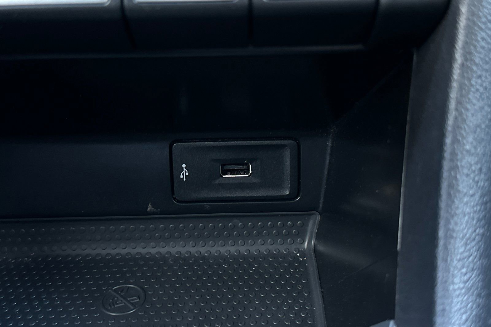 Used 2018 Volkswagen Beetle 2.0T S image 25