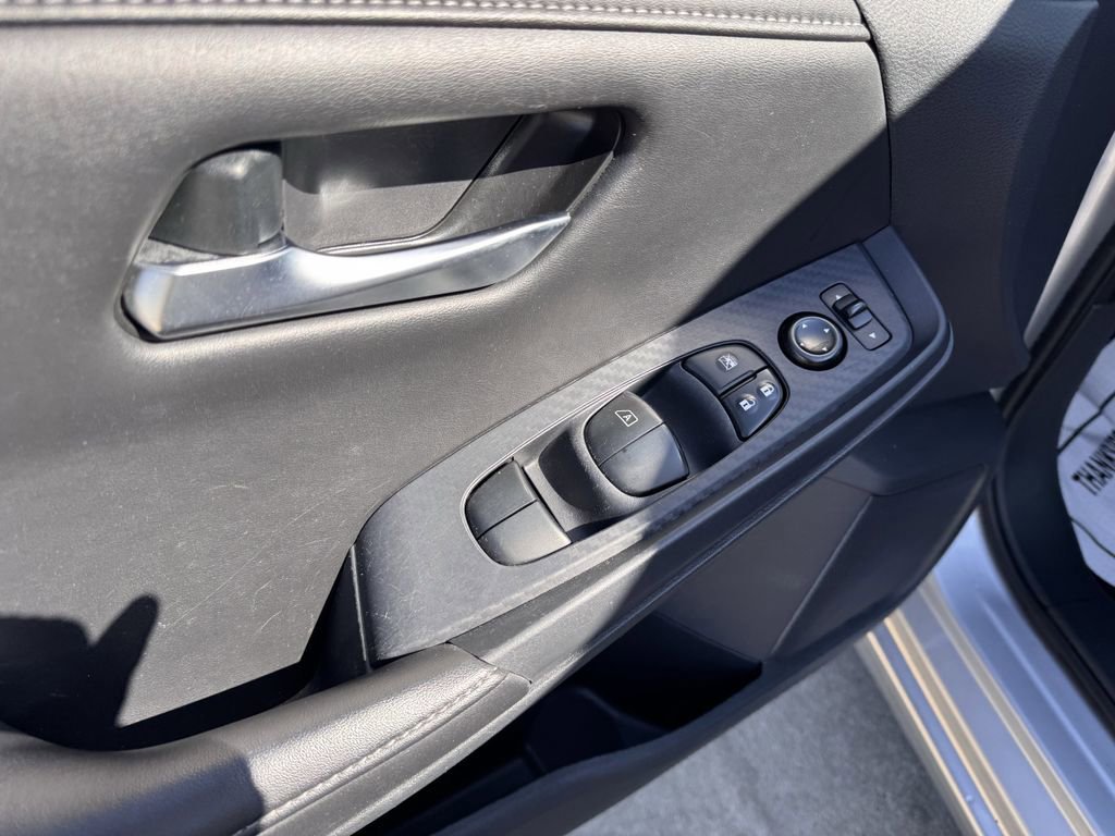 Used 2023 Nissan Sentra SV FWD image 7