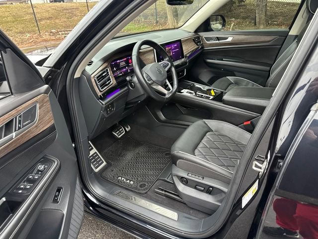 Used 2024 Volkswagen Atlas SEL Premium R-Line image 42