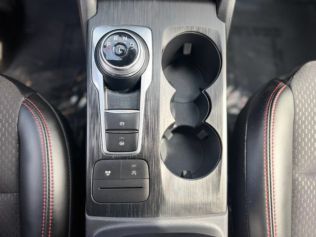 Certified 2025 Ford Escape ST-Line Select AWD/4WD image 18
