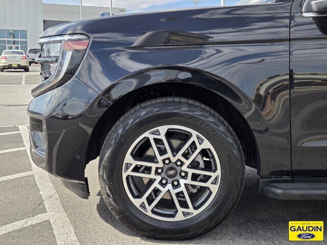 Certified 2025 Ford Expedition Active AWD/4WD image 10
