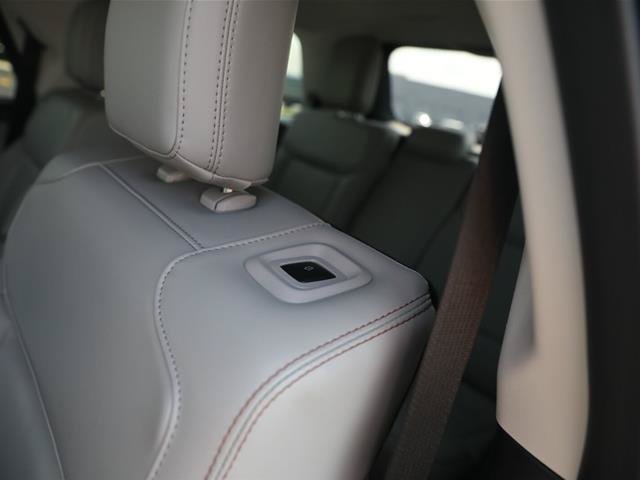 Certified 2025 Ford Expedition Active AWD/4WD image 31