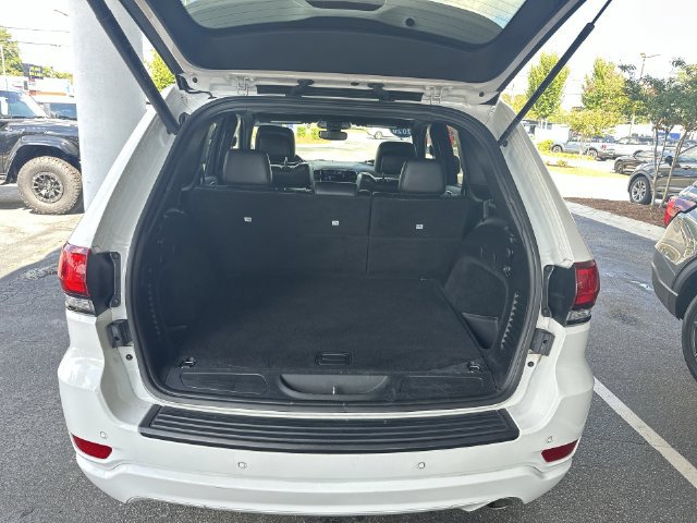 Used 2020 Jeep Grand Cherokee Altitude AWD/4WD image 26