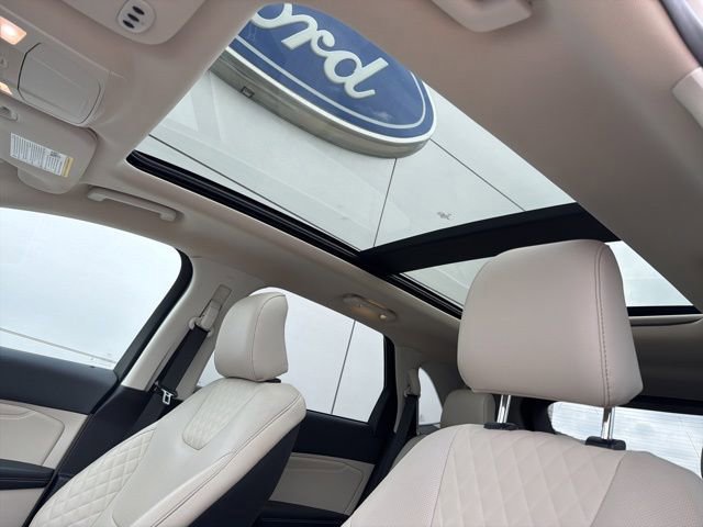 Certified 2024 Ford Edge Titanium w/ Titanium Elite Package AWD/4WD image 13