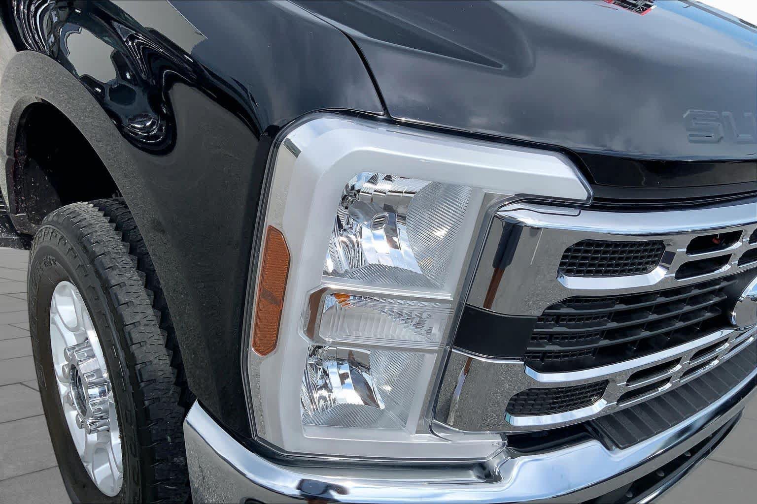 Certified 2025 Ford F250 XLT w/ 360-Degree Camera Package AWD/4WD image 28