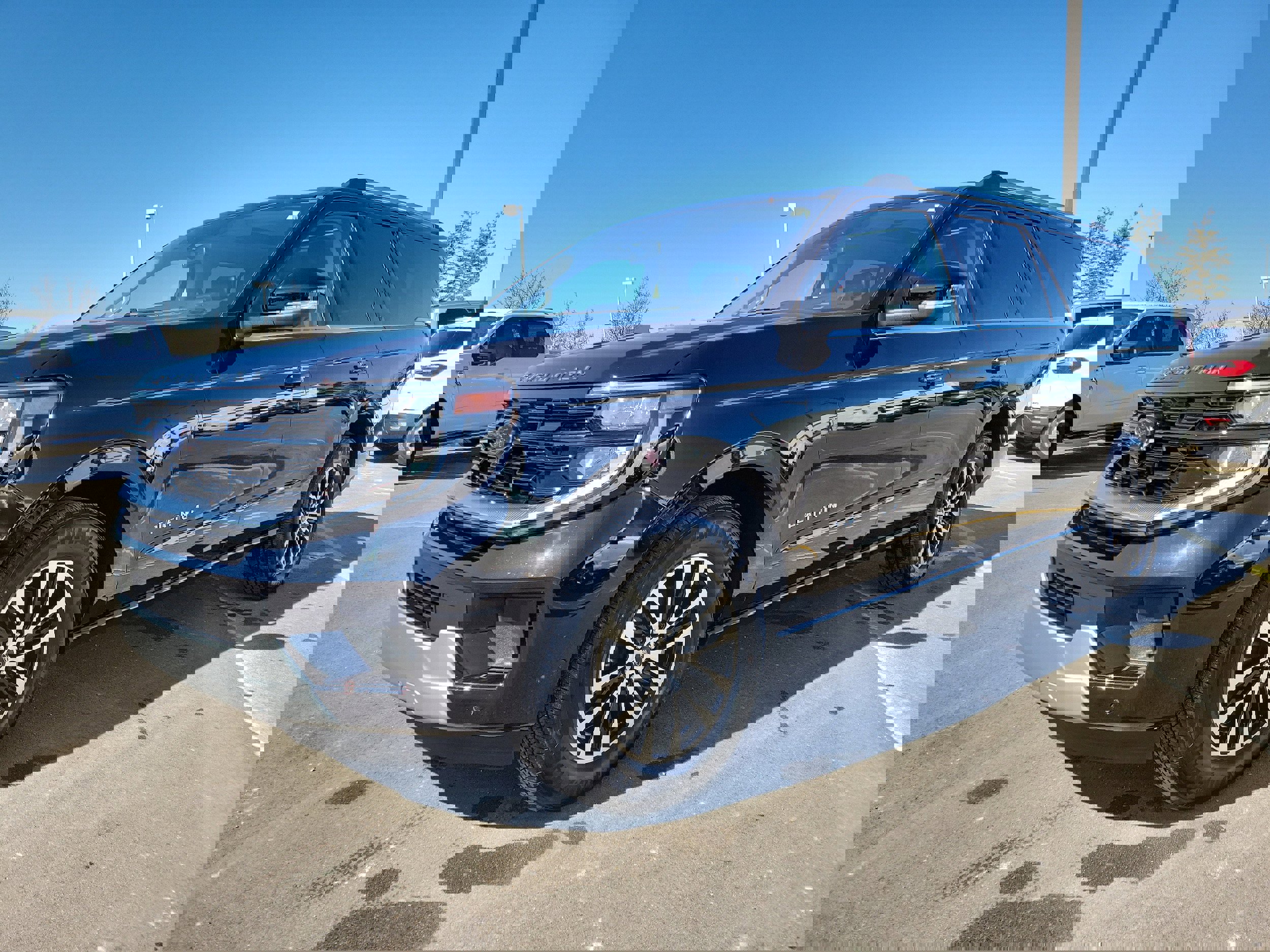 Certified 2025 Ford Expedition Max Platinum image 2