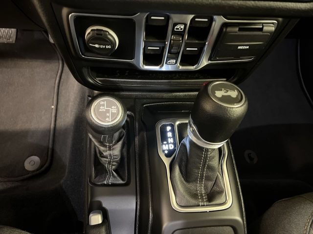 Used 2024 Jeep Wrangler Unlimited AWD/4WD image 13