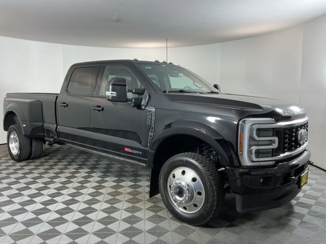 Certified 2025 Ford F450 Platinum w/ FX4 Off-Road Package AWD/4WD image 3