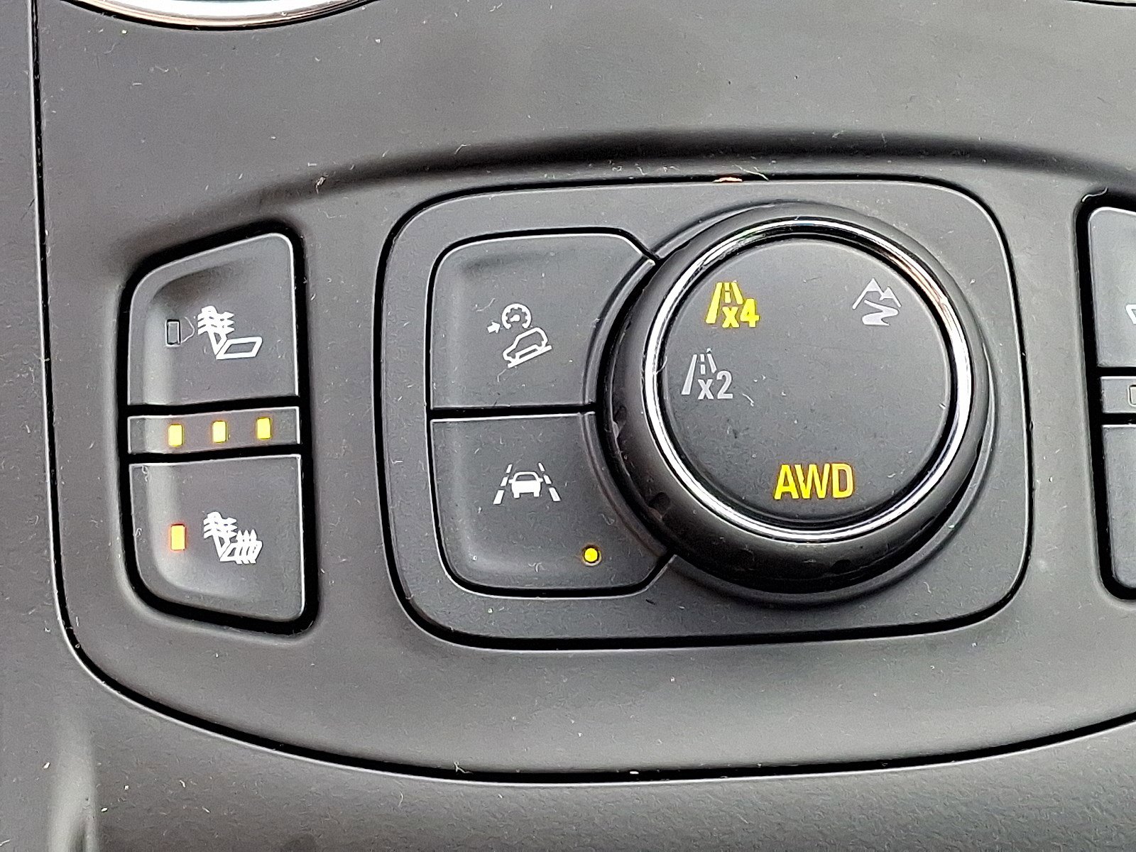 Used 2024 GMC Terrain SLT image 25